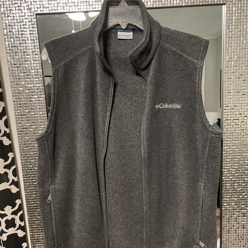 Men’s Grey Fleece Columbia Vest
